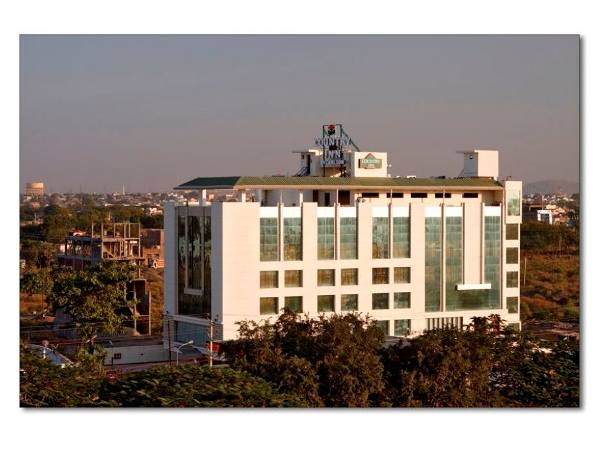 Hotel SureStay Plus by Best Western