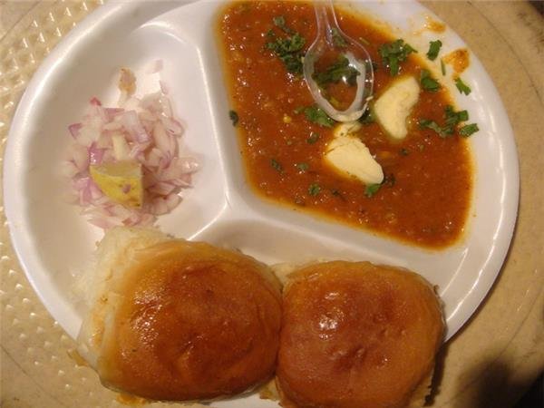 Sarafa – Bombay Refreshment<span class='yasr-stars-title-average'><div class='yasr-stars-title yasr-rater-stars'
id='yasr-overall-rating-rater-60963b91eb9f9'
data-rating='3.3'
data-rater-starsize='16'>
</div></span>