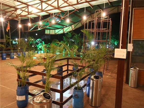 Road Cross<span class='yasr-stars-title-average'><div class='yasr-stars-title yasr-rater-stars'
id='yasr-overall-rating-rater-95a4dac53f614'
data-rating='3.3'
data-rater-starsize='16'>
</div></span>