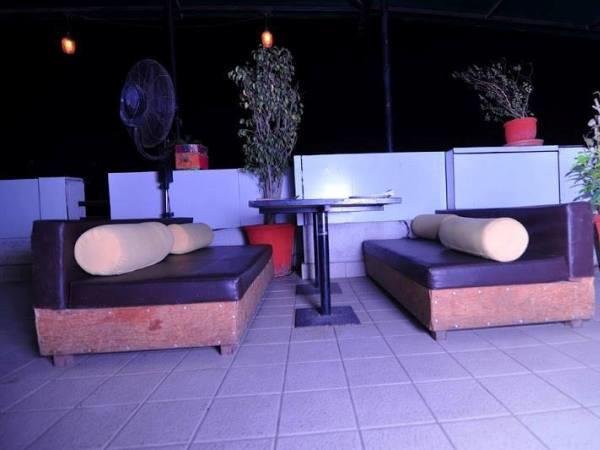 Stars n Sky<span class='yasr-stars-title-average'><div class='yasr-stars-title yasr-rater-stars'
id='yasr-overall-rating-rater-e25a621e92fb3'
data-rating='3.3'
data-rater-starsize='16'>
</div></span>