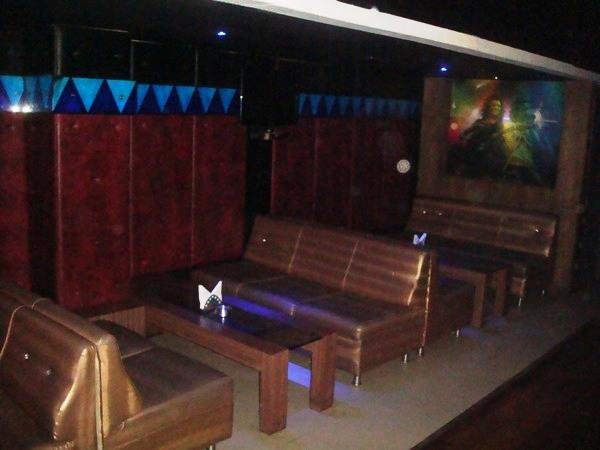 Blue Ice Lounge<span class='yasr-stars-title-average'><div class='yasr-stars-title yasr-rater-stars'
id='yasr-overall-rating-rater-9594f9123d6d4'
data-rating='3.3'
data-rater-starsize='16'>
</div></span>