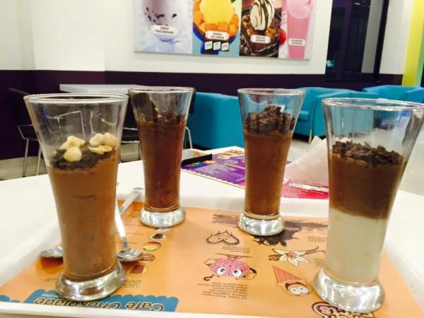 Café Chokolade<span class='yasr-stars-title-average'><div class='yasr-stars-title yasr-rater-stars'
id='yasr-overall-rating-rater-694dc8d61fb43'
data-rating='3.3'
data-rater-starsize='16'>
</div></span>